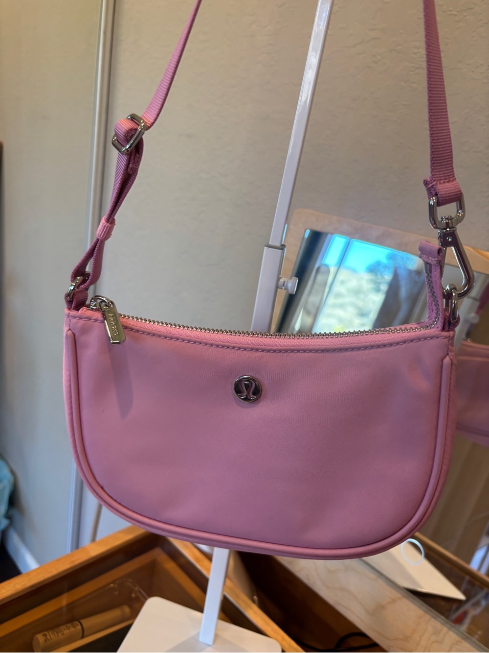 Lululemon City Essentials Mini Shoulder Bag 1L Pink - Picture 2 of 4